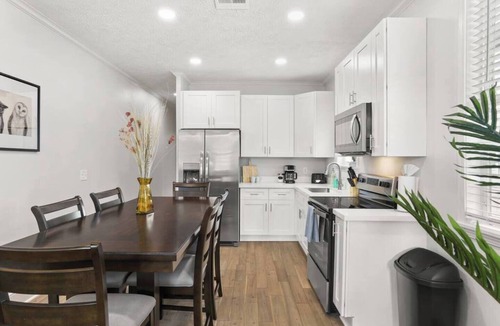 Mid-City House | Adorable 3BR, Cowboy Pool & Porch in Mid-City, Adorable & Bright 3 BR in the heart of Mid-City!