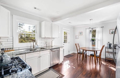 East Side House | Adorable Bungalow - East Atlanta