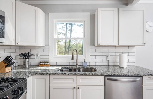 East Side House | Adorable Bungalow - East Atlanta