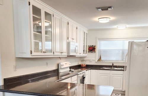 Foley Cottage | Adorable cottage on beautiful Magnolia River- minutes to Fairhope & the beaches!