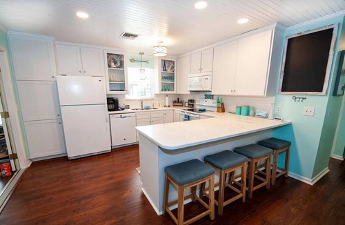 Astor House | Adorable St. Johns Bungalow- Fishing Retreat w/Covered Boat Lift