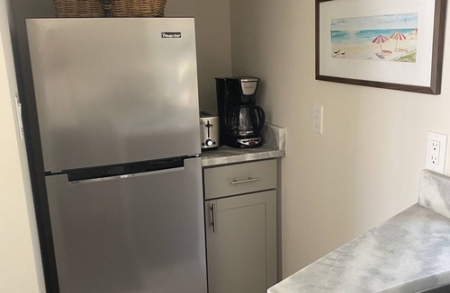 Oak House | Adorable two bedroom guest house with pool