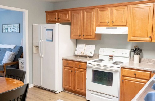 Auburn House | Affordable Cozy Stay 8 Miles From Campus