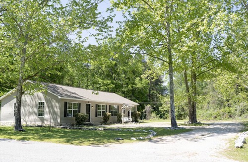 Auburn House | Affordable Cozy Stay 8 Miles From Campus