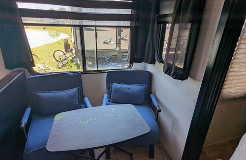Foley House | Affordable family vacay. Pet friendly, cozy RV 30 minutes to beach
