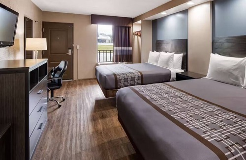 Jasper Hotel | Affordable Jasper Accommodation Near Dining, Parks & Downtown—Great Convenience