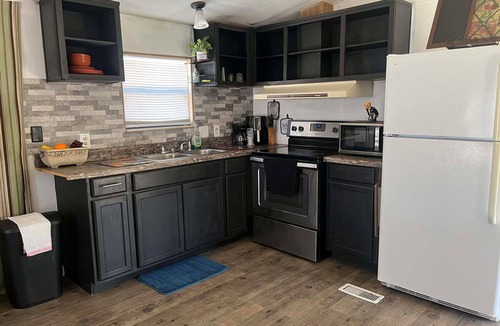 Paisley House | Affordable Stay