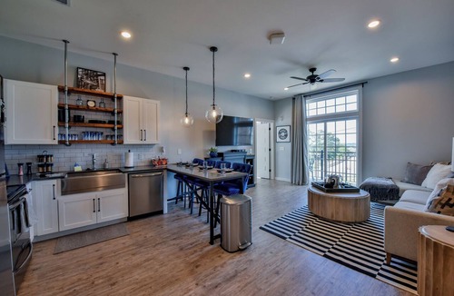 Tuscaloosa Condo | Airavata Corner! Steps away from Amphitheater and downtown!