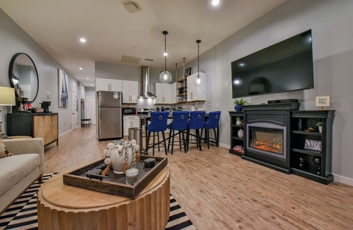 Tuscaloosa Condo | Airavata Corner! Steps away from Amphitheater and downtown!