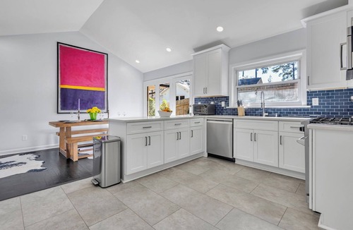College Park House | Airport/Convention Ctr - Chef's Kitchen - Escape - 20 Mins to Downtown