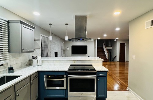 East Point House | Airport Elegance Getaway
