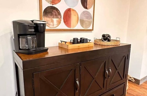 Perkinston House | All about the Buzz