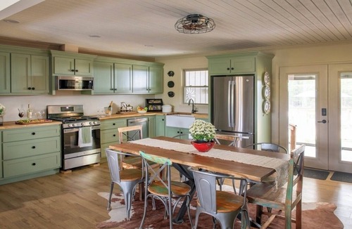 Russellville House | All-Inclusive Ranch Stay Sleeps [19] Weddings & Family Gatherings