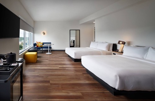Williamsburg Hotel | Aloft by Marriott Orlando at SeaWorld