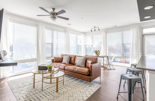Oakland Apartment | Amazing Downtown Apartment