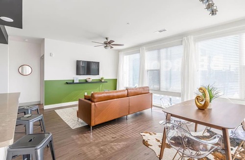 Oakland Apartment | Amazing Downtown Apartment