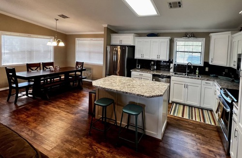 Farmerville House | Amazing Grace a 4- Bedroom Peaceful Getaway House on Lake D'Arbonne.