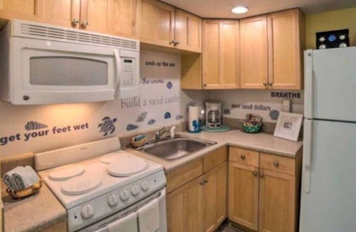 Pensacola Apartment | Amazing hot tub and Stock tank pool