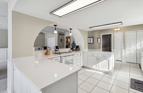 Farwell House | Amazing lake views for the perfect family getaway at the Lake Thirteen Retreat!