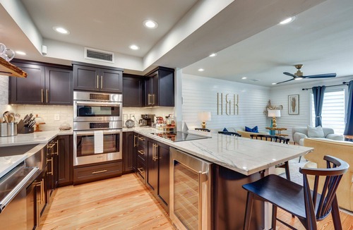Jacksonville Beach House | Amazing sunrises & beach views from private balcony & steps from the sand!