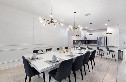 Celebration House | AMAZING THEMED BEDROOMS/Games Room/Movie Room/Free WIFI/Private Pool/Spa