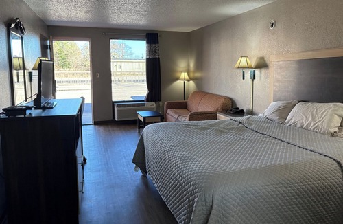 Ludington Hotel | American Inn by Hotel O Selma US 80