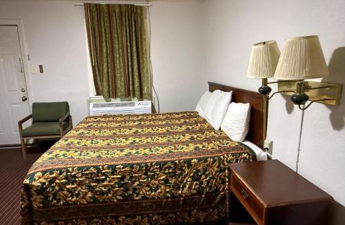 Many Hotel | American Inn Motel