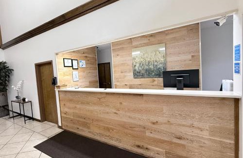 Wiggins Hotel | Americas Best Value Inn Wiggins