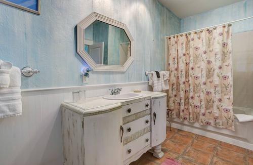 Wallaces New Smyrna Bed & Breakfast | Anchor Inn NSB Bed & Breakfast