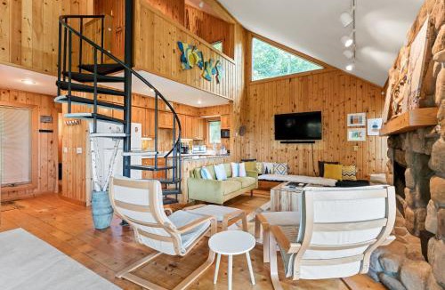 Shelby House | Apache Lake House - Lake Michigan Views - Nature Sanctuary