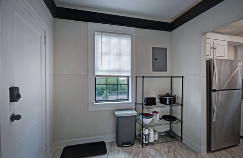 Clinton Apartment | Apartment in the Heart of Historic Clinton