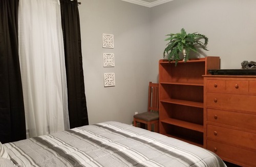 Atlanta University Center Apartment | Apt-102 Large Atlanta University Center 4 Bedroom Apartment