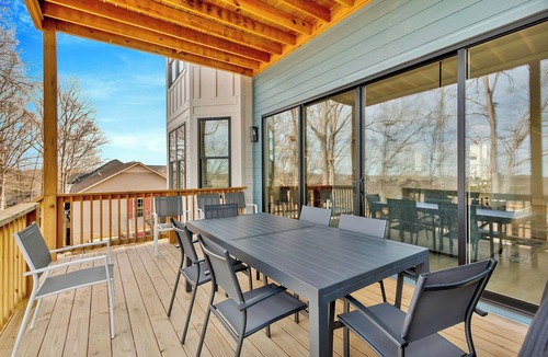 Estill Springs House | Aqua-dream , Beautiful 8 bedroom house on the lake with hot tub and dock!