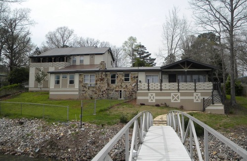 Jasper House | Aqua Vista- Perfect 2 family location