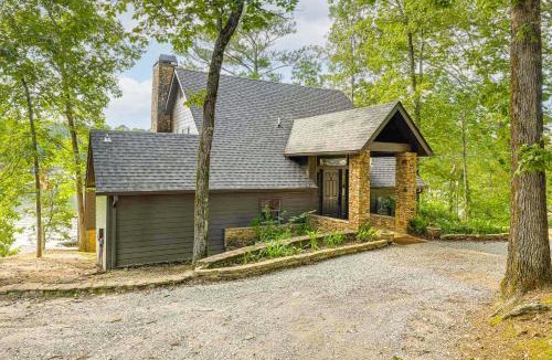 Little Kowaliga House | 'Arcade Cove' - Renovated Lake Martin Home w/Dock