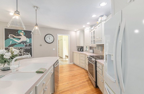 Bear Lake House | 🏡 Arcadia Bluffs Ranch – 46 Acres of Serenity | Near Lake MI Boat Parking ➠ 3528