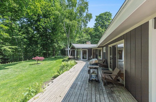 Bear Lake House | 🏡 Arcadia Bluffs Ranch – 46 Acres of Serenity | Near Lake MI Boat Parking ➠ 3528