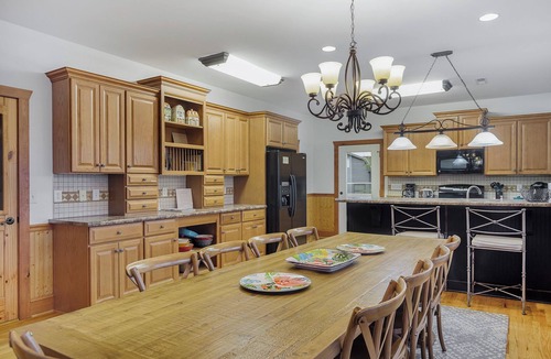 Crane Hill House | Arches - Artisan home on the main body of the lake, 2 covered boat slips