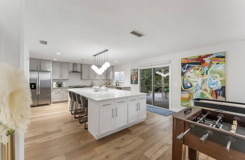 Ponte Vedra House | Art Inspired Coastal Retreat in Ponte Vedra Near Beach Ideal for Families