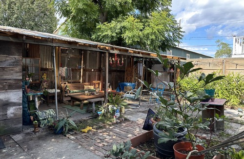 Algiers Point House | Artsy Shotgun home in Historic Algiers Point. 5 minute walk to ferry to the FQ