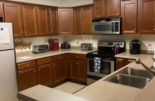 Alexander City Condo | Ask about last minute discounts. 3 BR condo with dedicated boat slip & pool!