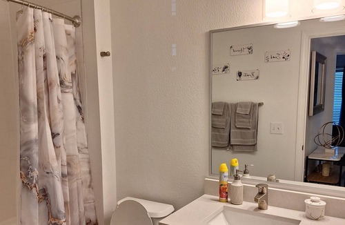 Briarcliff Heights Apartment | Atlanta Oasis