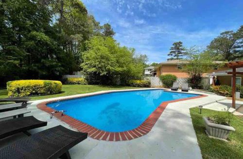 Decatur House | Atlanta Private Pool Retreat 5BR Home Sleeps 14