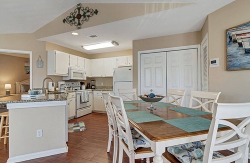 Gulf Shores Condo | Attractively furnished condo in a great location, just minutes to the beach.