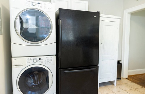 Opelika Cottage | Auburn Game Day Retreat 2BR Home Sleeps 4 Near Downtown Opelika