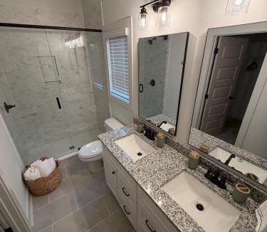 Opelika House | Auburn, Opelika Sleeps 8, close Auburn University