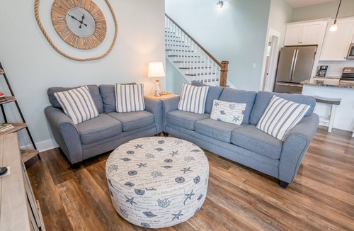Magnolia Bluffs House | August 2026 Big Savings! Quiet, Bayfront Seclusion w/Pond, Dogs Welcome!