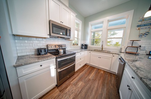 Magnolia Bluffs House | August 2026 Big Savings! Quiet, Bayfront Seclusion w/Pond, Dogs Welcome!