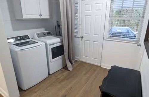 Pittsview House | Aunt Bea’s House 4 Bedrooms, 3 Bathrooms