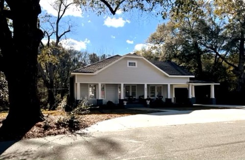 Pittsview House | Aunt Bea’s House 4 Bedrooms, 3 Bathrooms